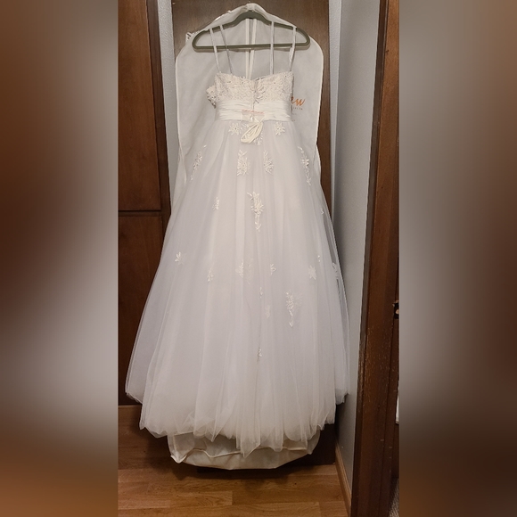 Moonlight Bridal Style T414 - Picture 8 of 8